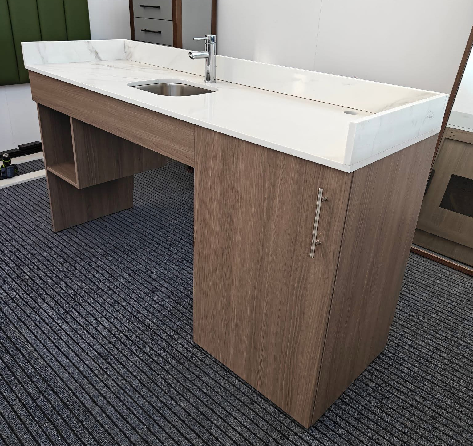 wet bar for hotel suite and studio room