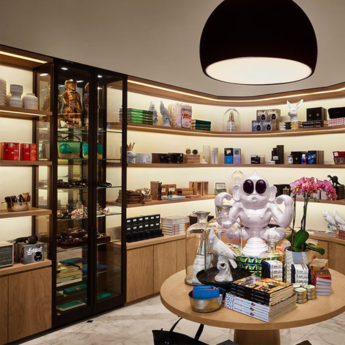 Display Furniture and Fixture for Hotel Lobby Giftshop