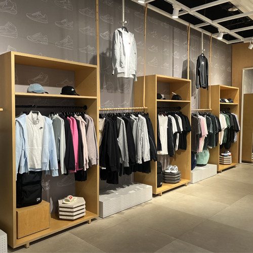 Display wardrobe for garment and clothing shop