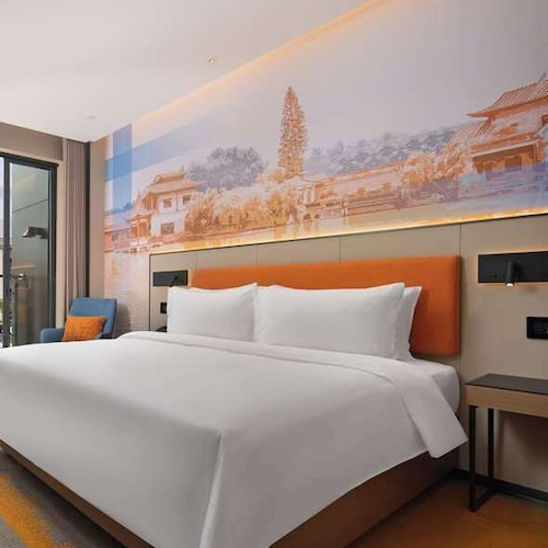 Hampton Inn by Hilton Guestroom Furniture