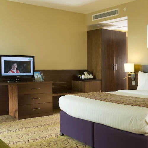 courtyard by marriott london furniture