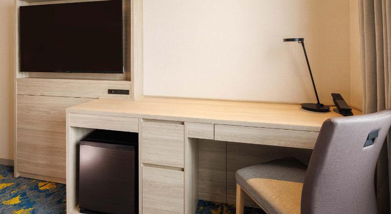 1779424078218491.jpg hotel guestroom desk.jpg
